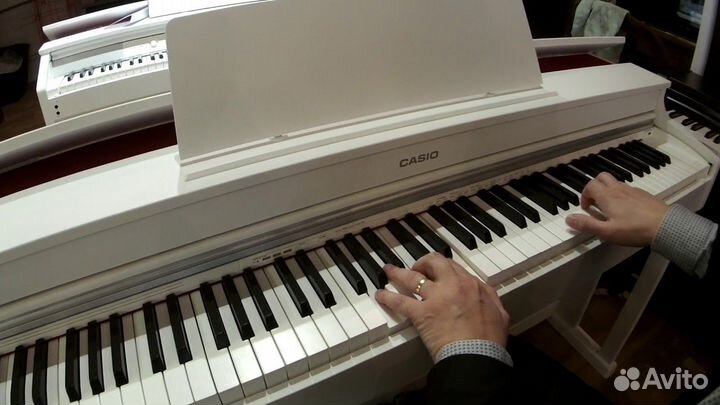Цифровое пианино Casio + Аксессуары