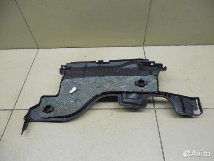 Накладка (кузов внутри) Yaris 2005-2011