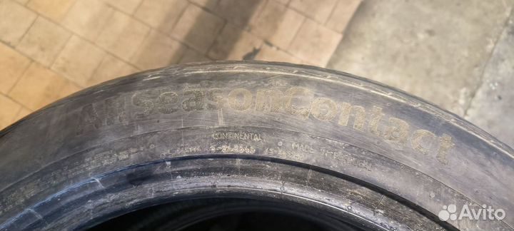 Continental AllSeasonContact 235/55 R19