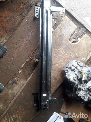 Усилитель переднего бампера VW Tiguan 08-15