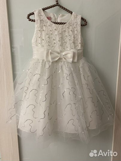 Праздничное платье на девочку