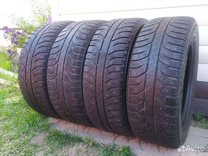 Bridgestone Ice Cruiser 7000 215/60 R16 95T