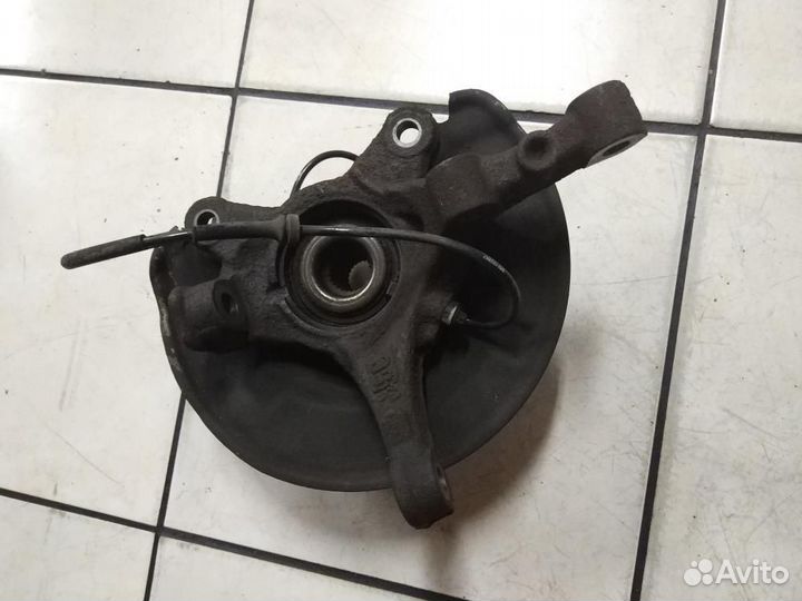 Кулак поворотный передний правый w454 Smart 135