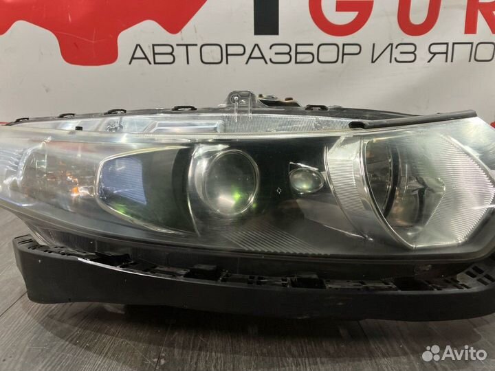 Фара ксеноновая передняя правая Honda Accord 8