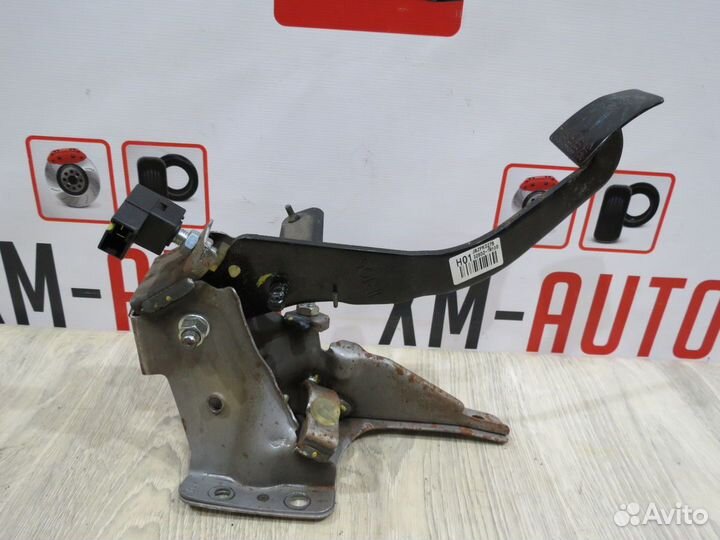 Педаль сцепления Hyundai Solaris