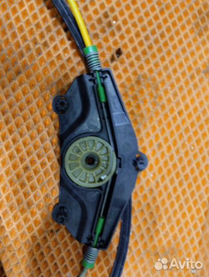 Стеклоподъемный механизм передний правый Audi A4