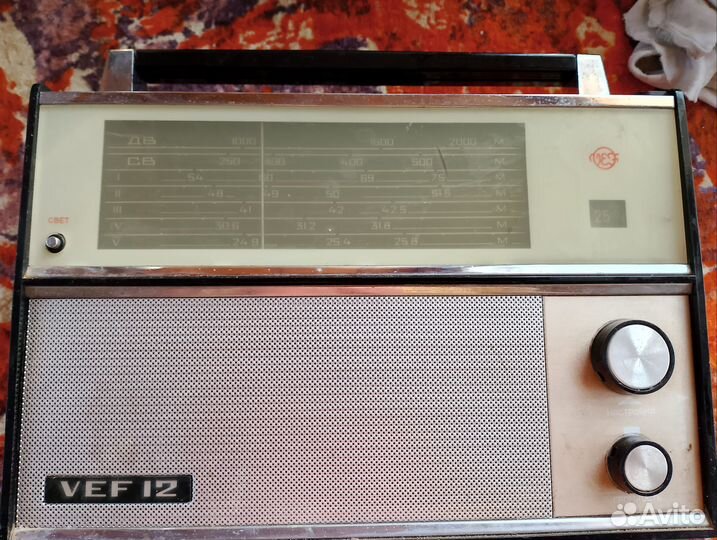 Радиоприемники,мебель, ваза,кресло