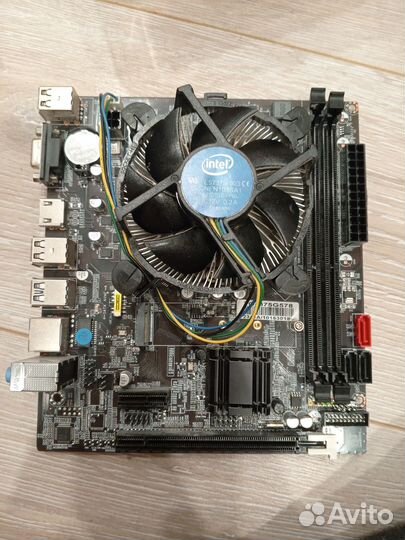 Материнская плата с процессором