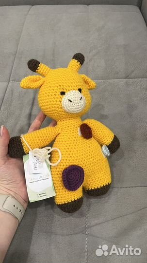 Развивающая вязаная игрушка жираф