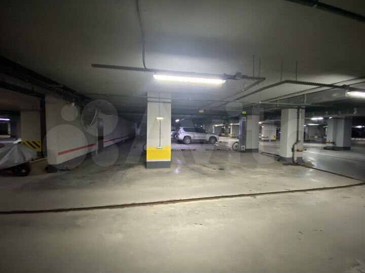 Машиноместо, 13 м²