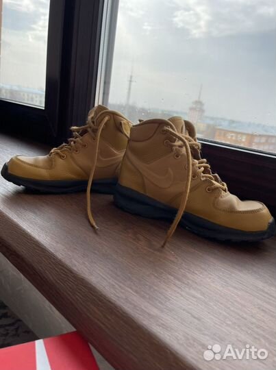 Ботинки на мальчика Nike