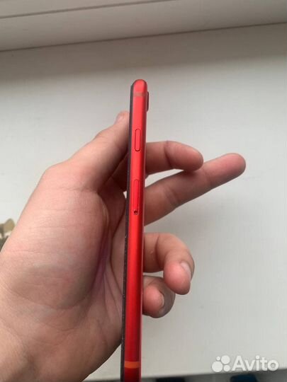 iPhone SE, 64 ГБ