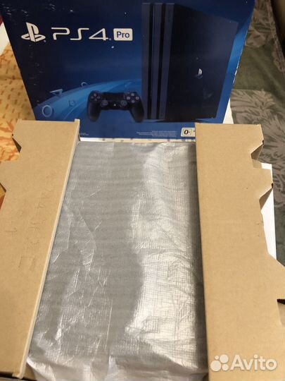 PS4 Pro 1Tb + 2 новых джойстика и много игр