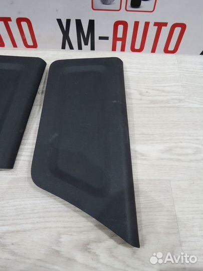 Обшивка багажника правая Skoda Rapid