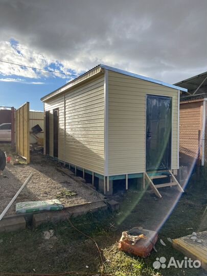 Бригада строителей