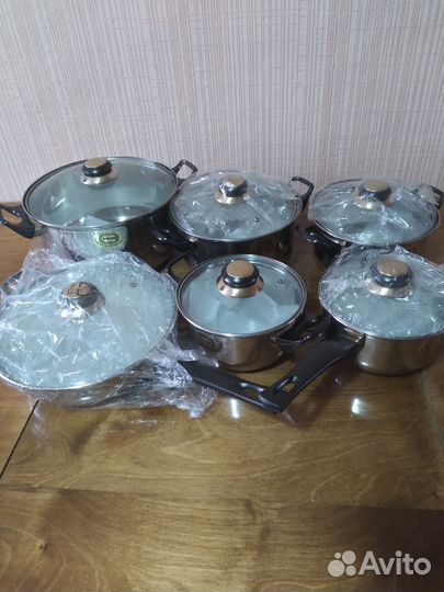Набор кастрюль