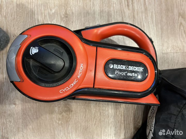 Пылесос автомобильный Black Decker