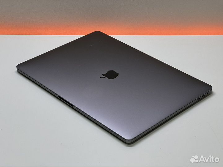 MacBook Pro 15 2019 i7 2.6/32gb/Radeon 4gb