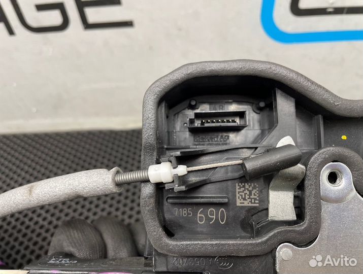 Замок двери передний правый Bmw 7-Series F01