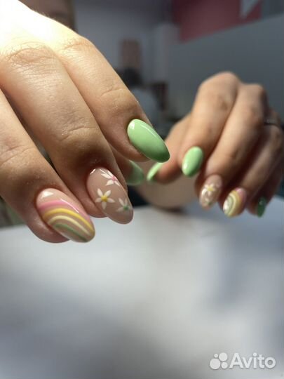 Мастер маникюра и педикюра