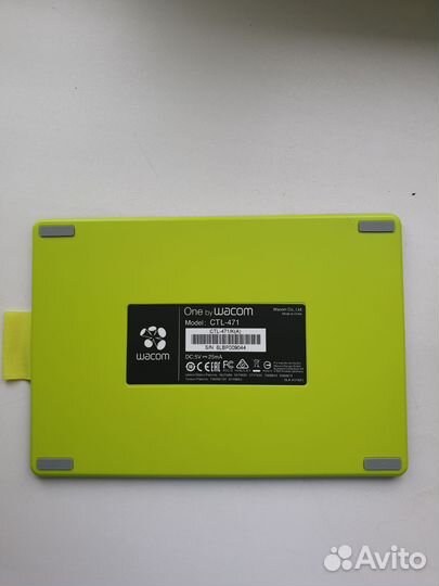Графический планшет One by Wacom S