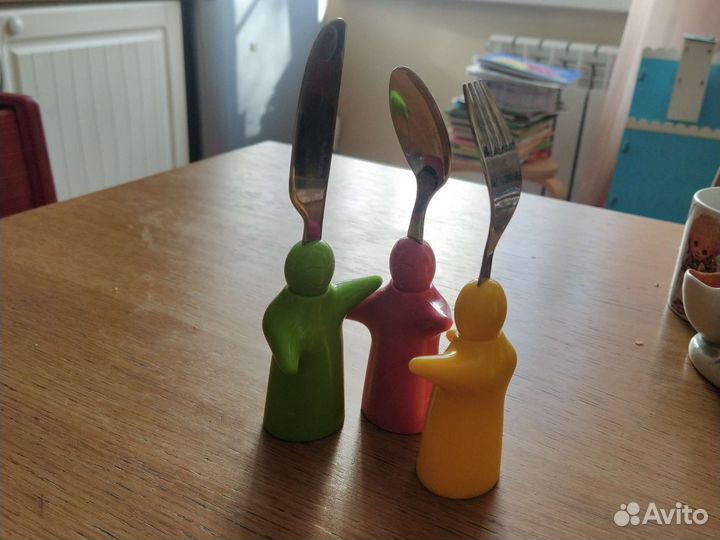 Детские приборы человечки, Испания