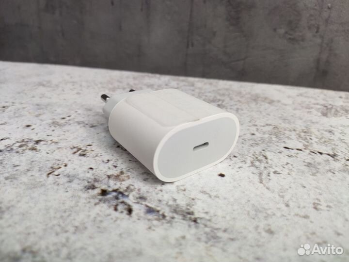 Адаптер питания Apple 20W USB-C Power Adapter