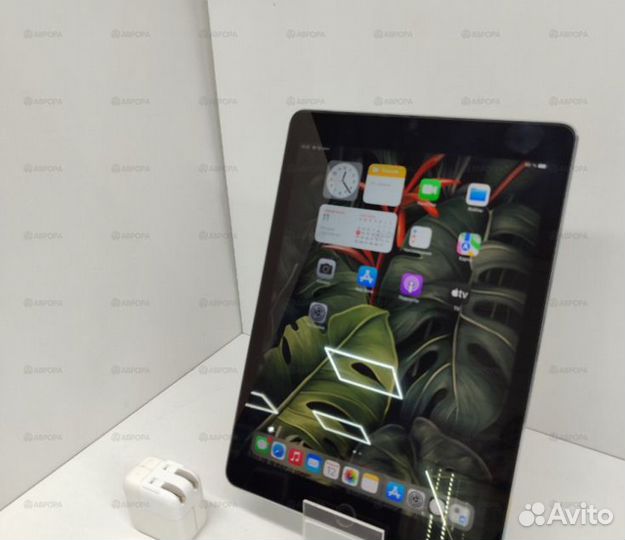 Планшет без SIM-карты Apple iPad (2021) 10.2 Wi-Fi
