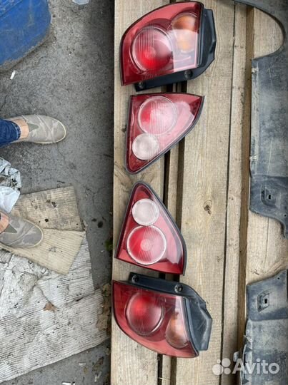 Задние фонари на Lexus rx 300