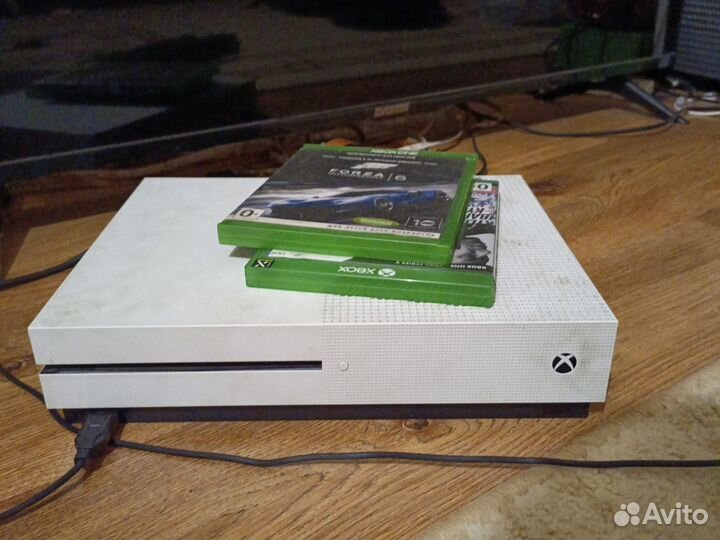 Xbox One s с кинектом и рулем