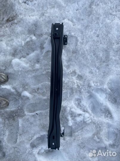 Усилитель заднего бампера tiguan 2