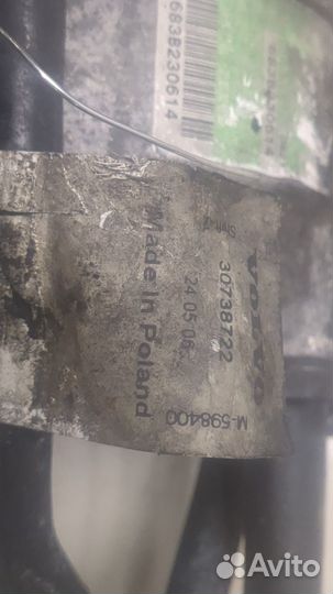 Компрессор кондиционера Volvo XC70, 2006