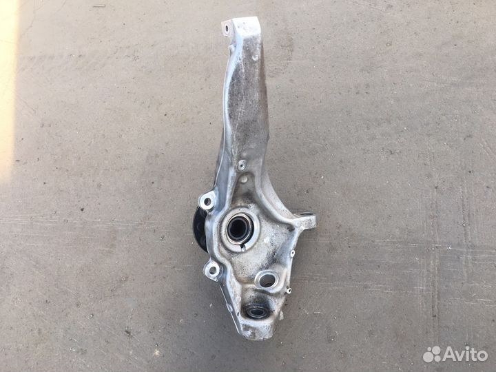 Кулак поворотный левый Range Rover vogue L405