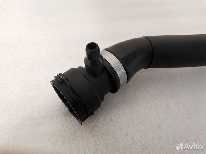 Шланг радиатор-двигатель BMW 17128616528 Новый