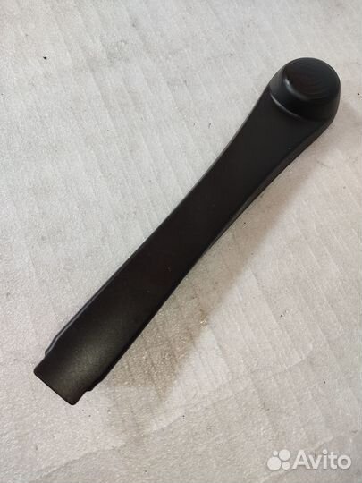 Защита левого дворника bmw 5 e60