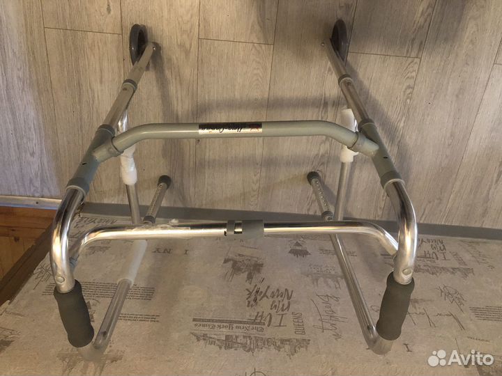 Ходунки для взрослых на колесах