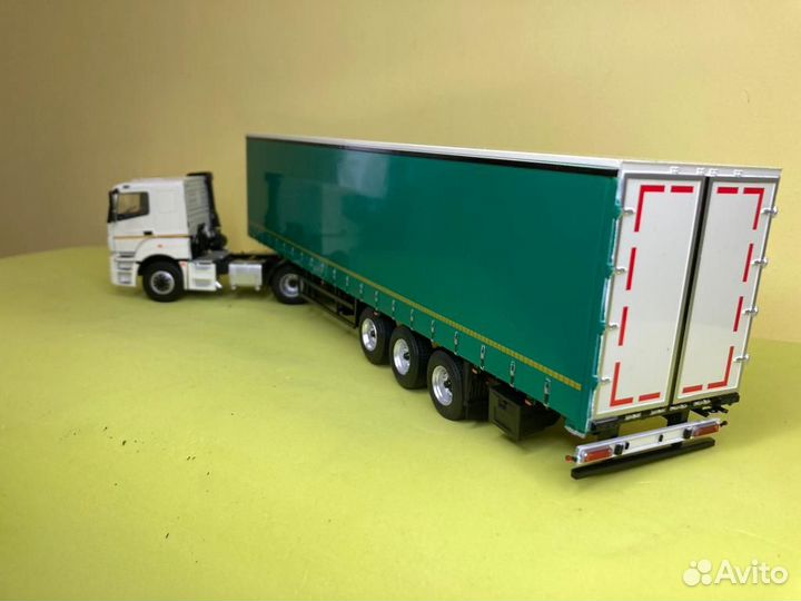 Модель Камаз 65206 в масштабе 1/43