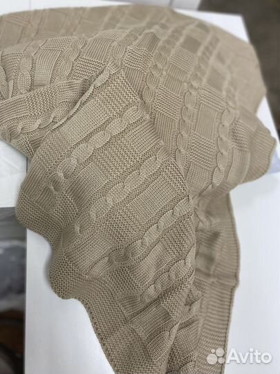 Плед новый вязаный 90*90