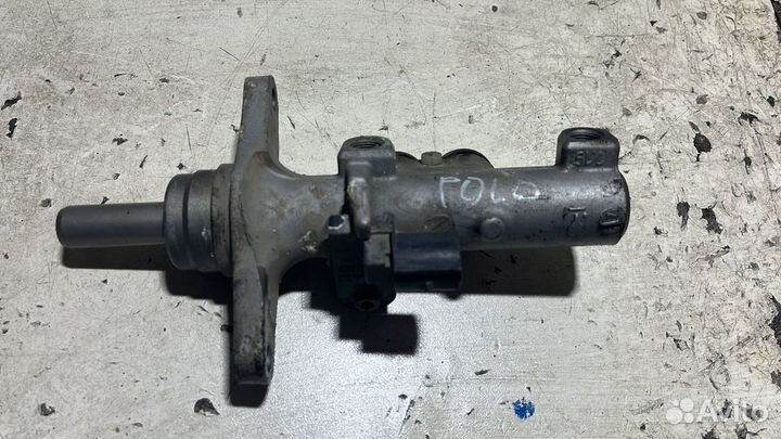 Цилиндр тормозной главный Фольксваген Поло Седан
