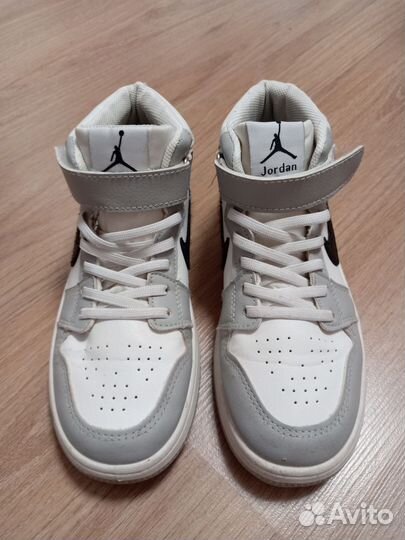 Кроссовки Nike Air Jordan р.35 на мальчика