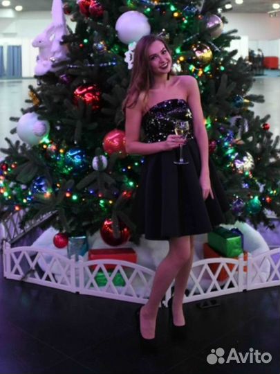 Платье коктейльное с пайетками