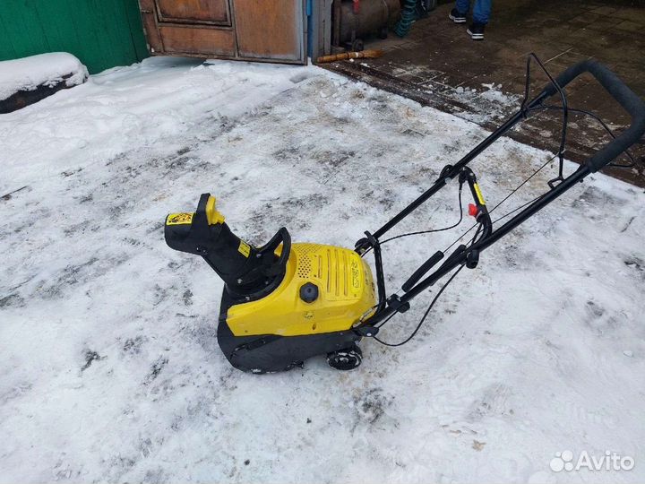 Снегоуборщик бензиновый (не самоходный)