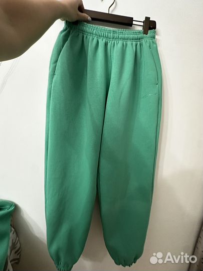 Monochrome костюм