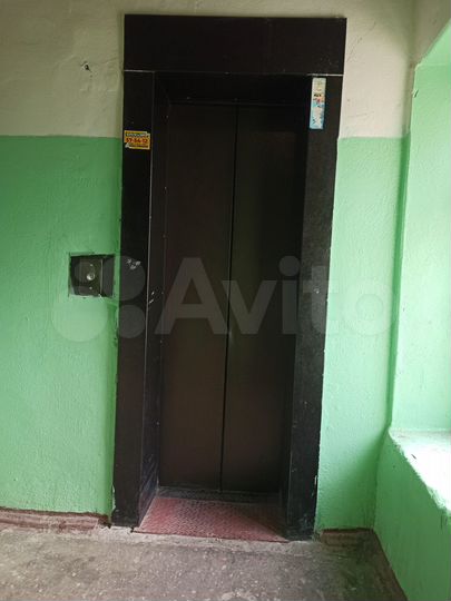 Комната 18 м² в 4-к., 8/9 эт.