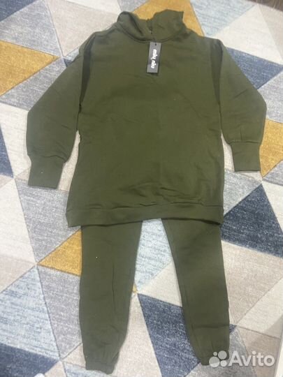Спортивный утепленный новый костюм
