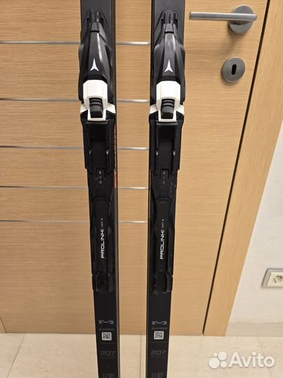 Беговые лыжи Atomic redster c9 skintec 207 см