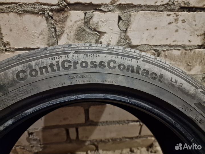 Continental ContiCrossContact LX2 215/50 R17