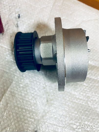 Помпа Opel astra j 1.4 vectra, corsa 1.4-1.6