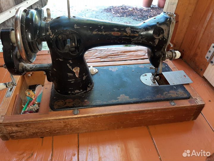 Швейная машина