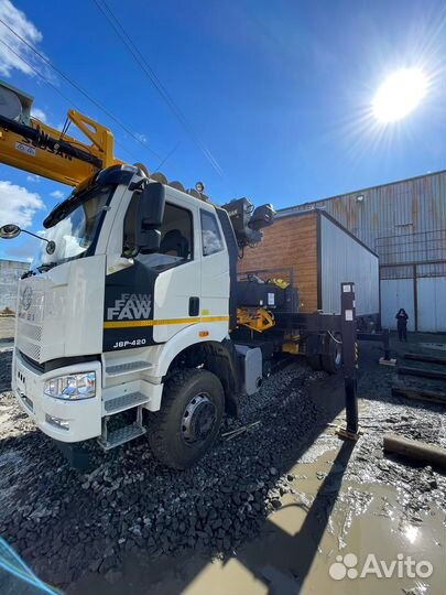 Аренда и услуги телескопической автовышки-вездеход